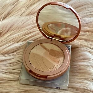 NIB - Amazonian Clay 12-Hour Blush (Exposed)
